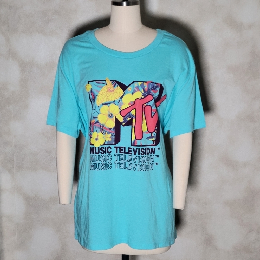 MTV T Shirt Short Sleeve Graphic in Floral Blue Size 2X